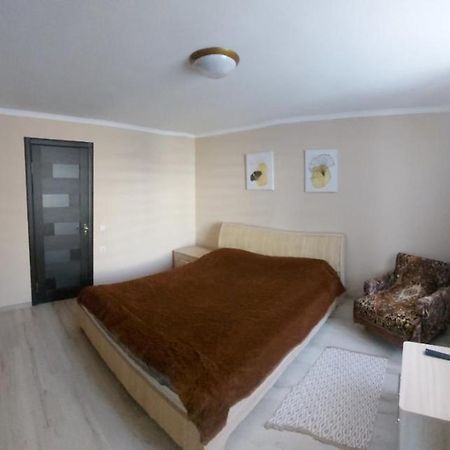 Ferienwohnung Вулиця Нагiрна Kamjanez-Podilskyj Exterior foto